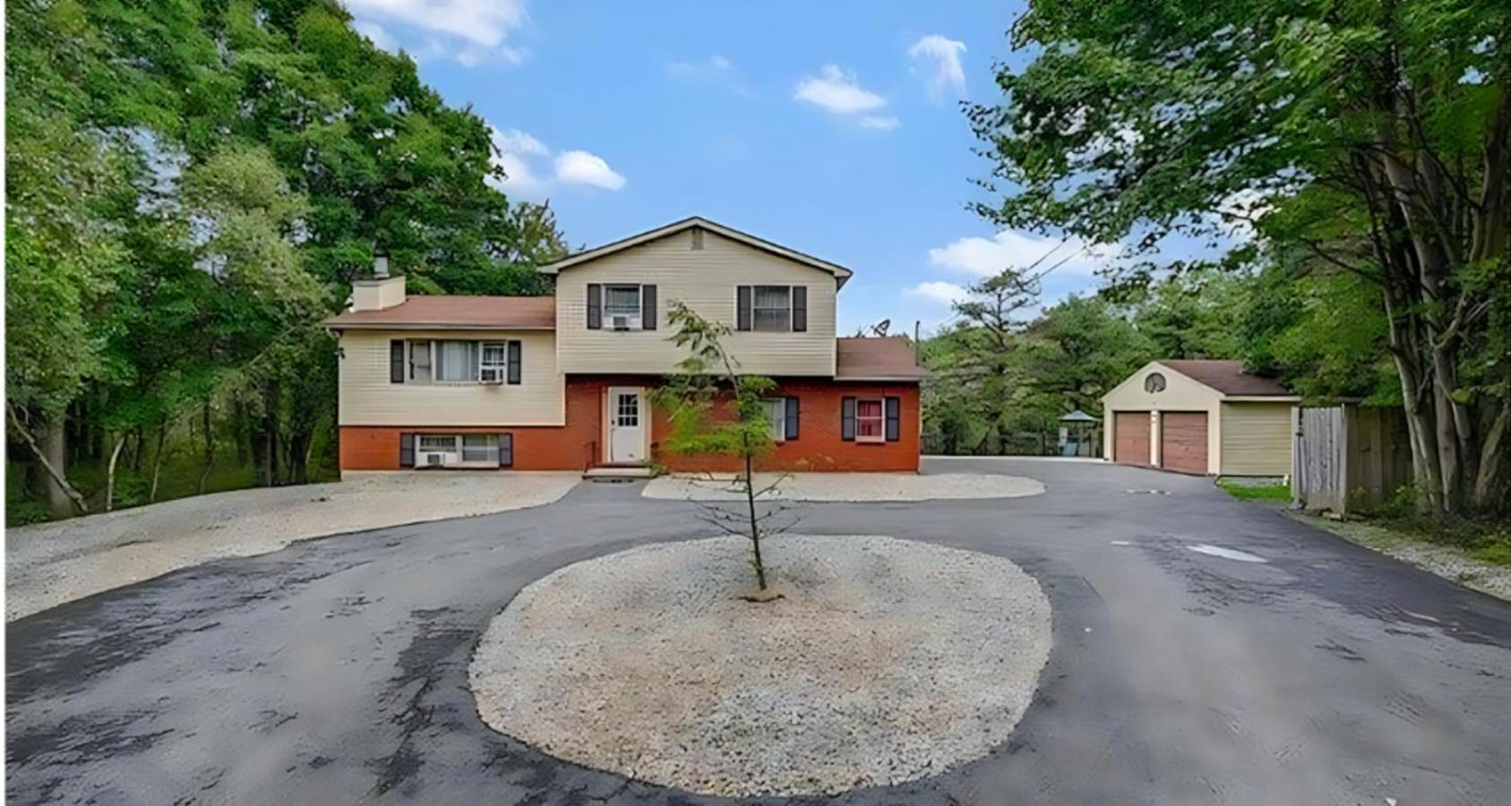 Peaceful Pocono Home With Hot Tub, Gym, & Office Long Pond Екстер'єр фото