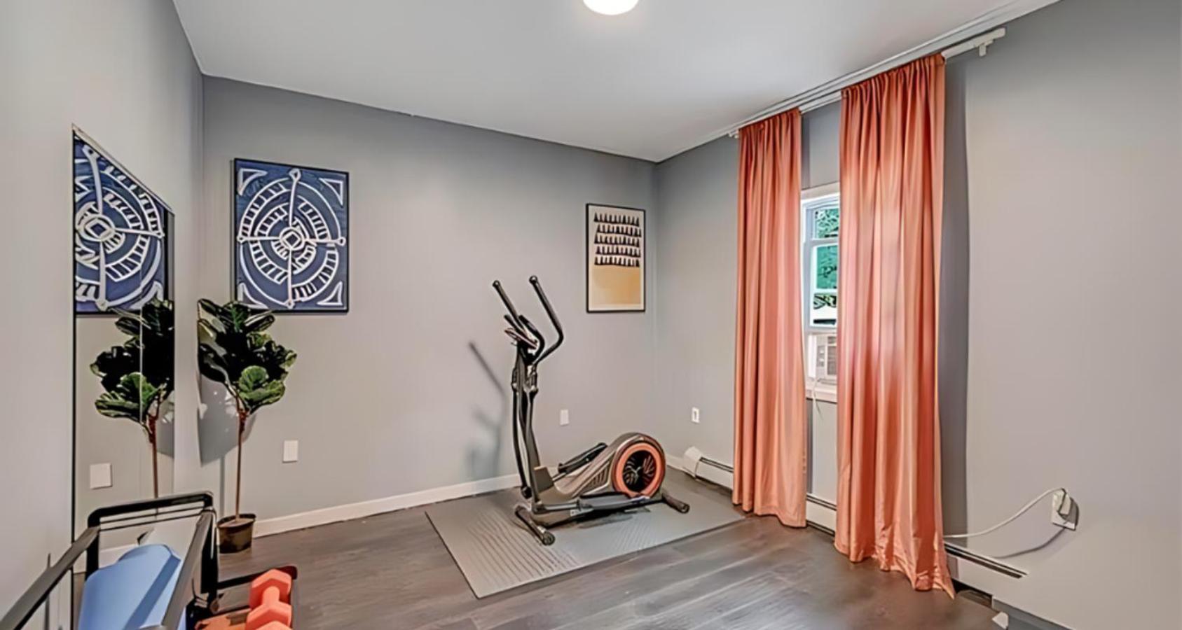 Peaceful Pocono Home With Hot Tub, Gym, & Office Long Pond Екстер'єр фото