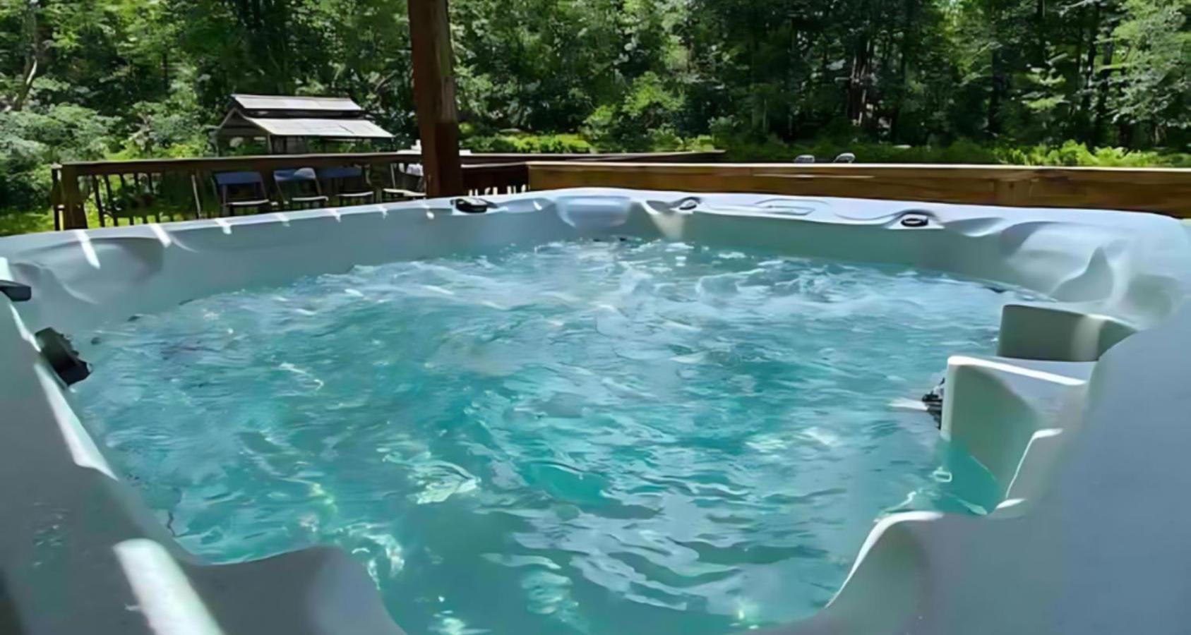 Peaceful Pocono Home With Hot Tub, Gym, & Office Long Pond Екстер'єр фото