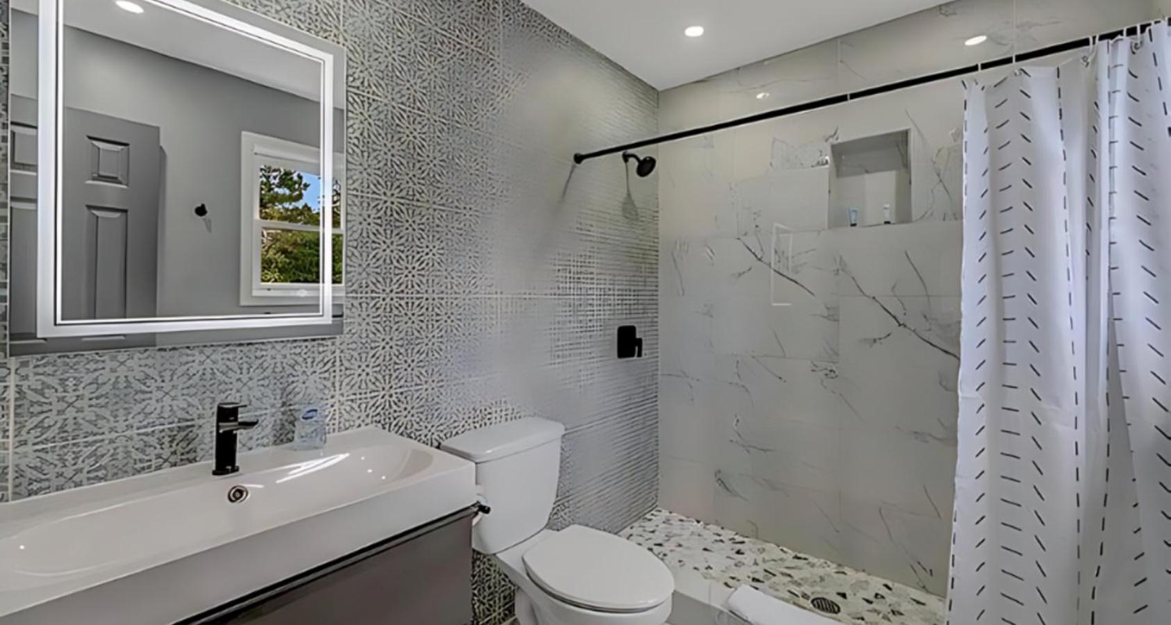 Peaceful Pocono Home With Hot Tub, Gym, & Office Long Pond Екстер'єр фото
