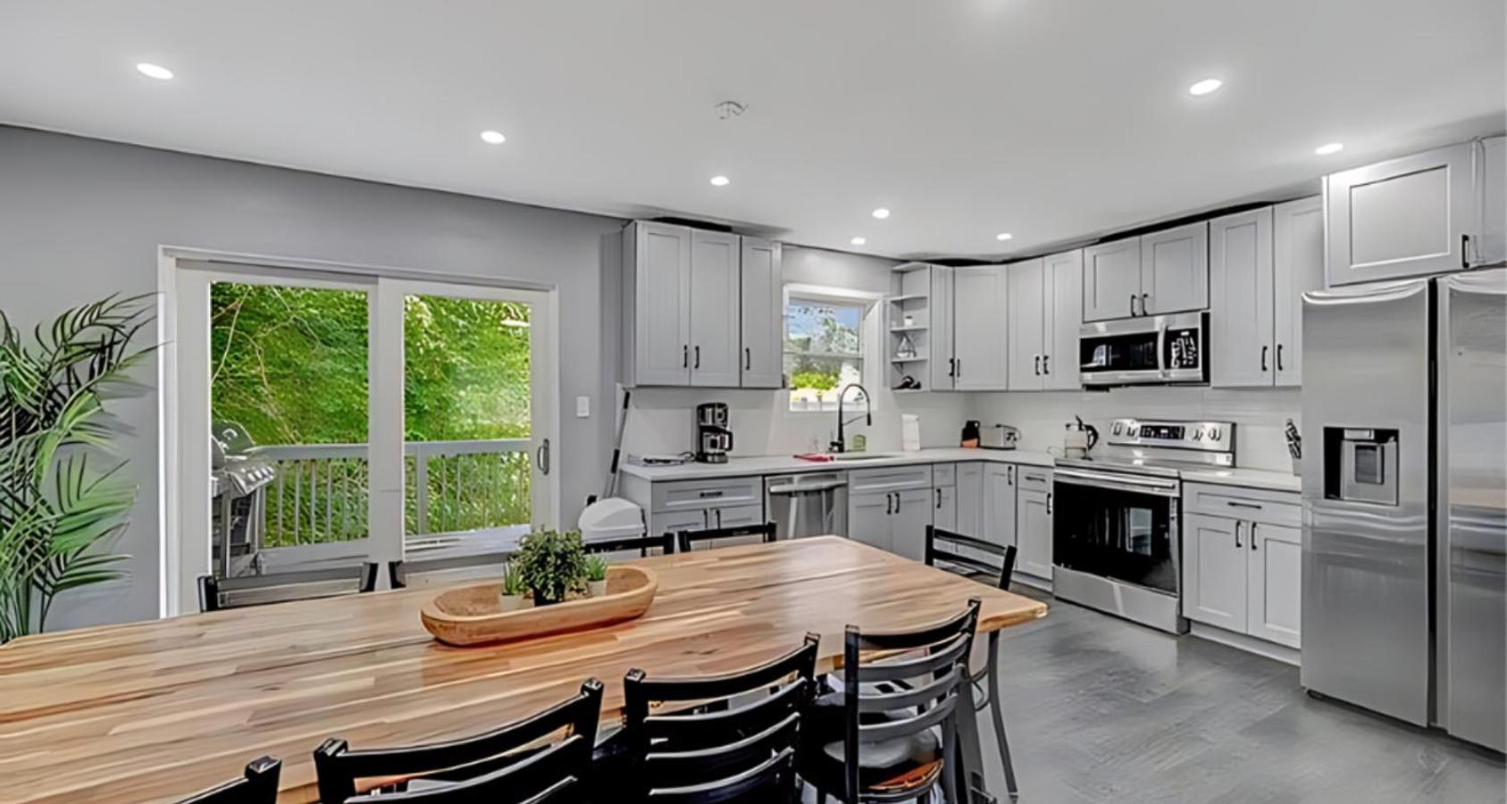 Peaceful Pocono Home With Hot Tub, Gym, & Office Long Pond Екстер'єр фото