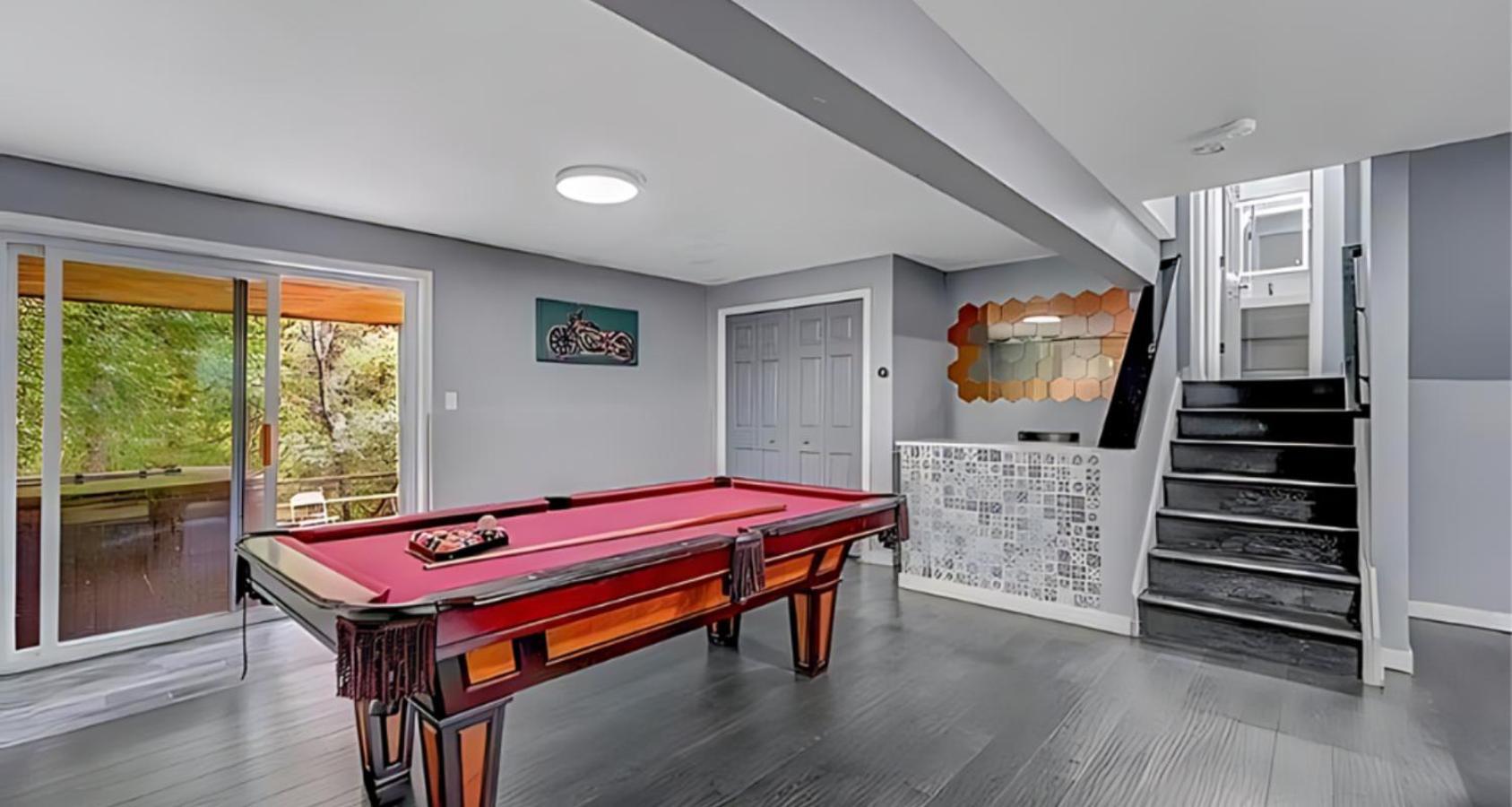 Peaceful Pocono Home With Hot Tub, Gym, & Office Long Pond Екстер'єр фото