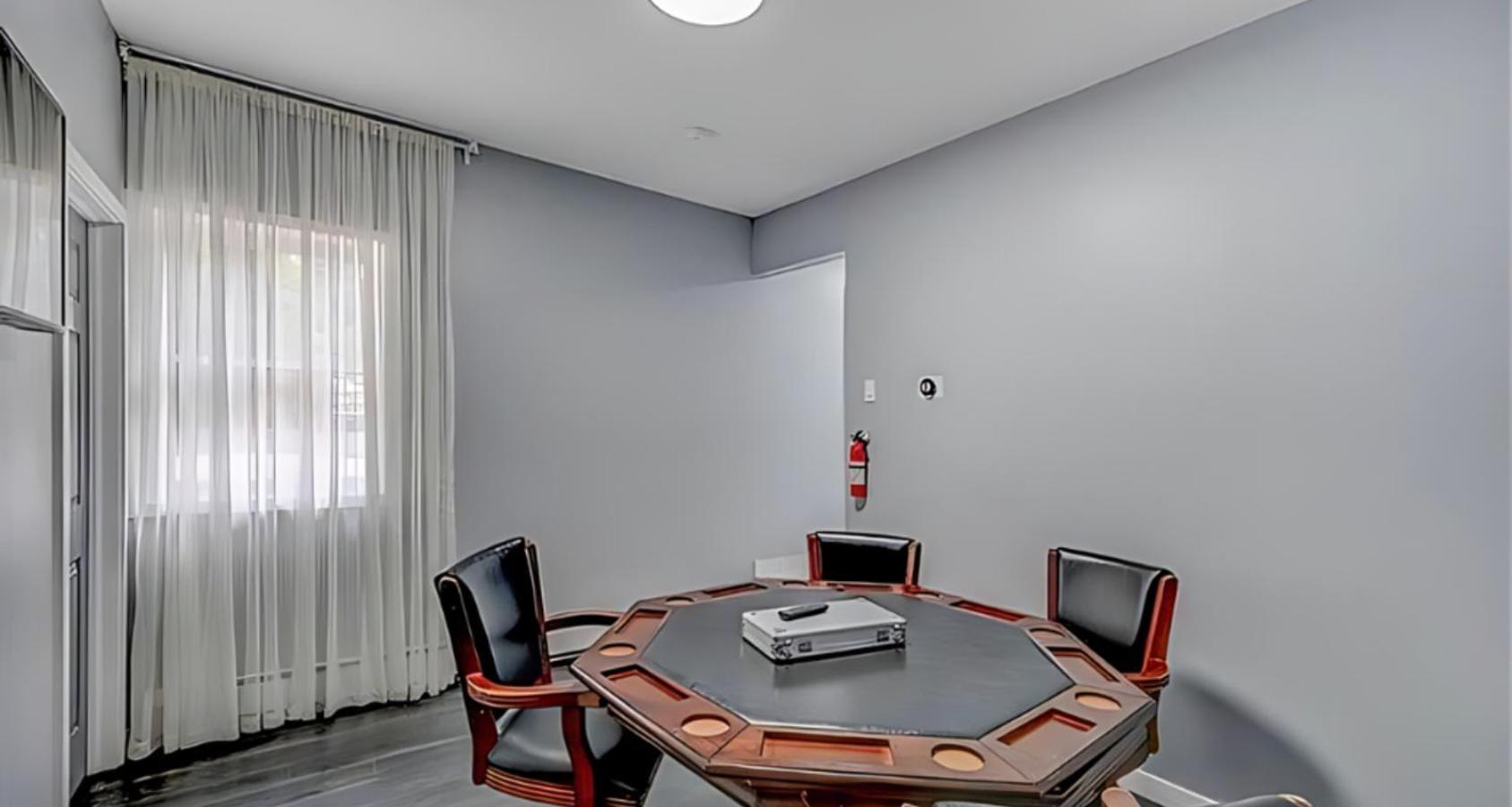 Peaceful Pocono Home With Hot Tub, Gym, & Office Long Pond Екстер'єр фото