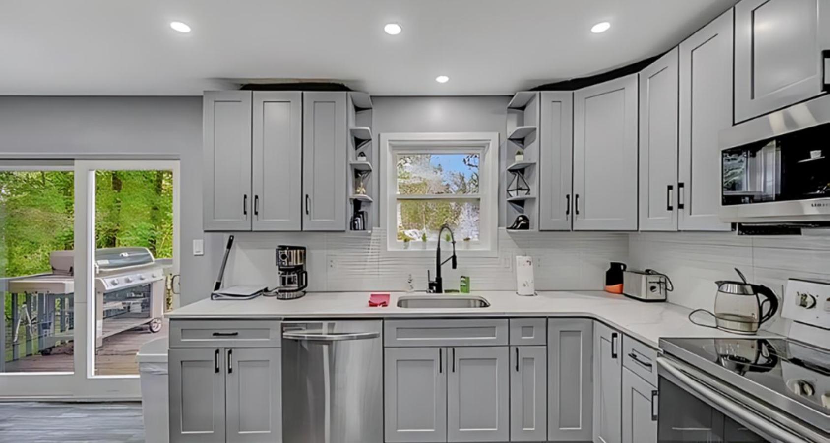 Peaceful Pocono Home With Hot Tub, Gym, & Office Long Pond Екстер'єр фото