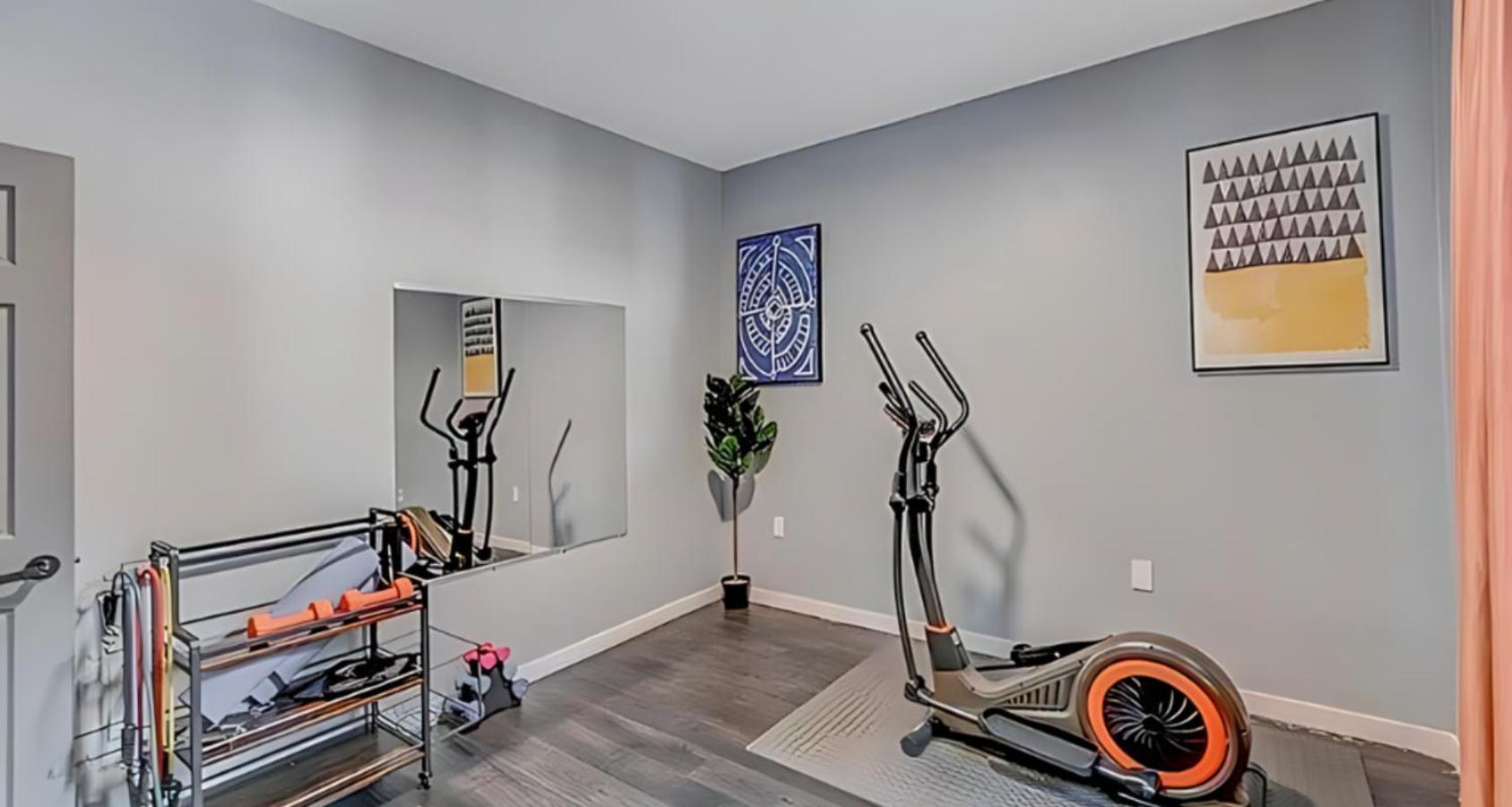 Peaceful Pocono Home With Hot Tub, Gym, & Office Long Pond Екстер'єр фото
